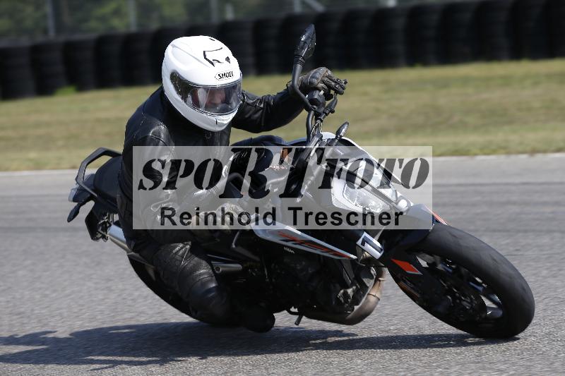 /Archiv-2025/49 26.08.2025 Cornu Master School ADR/gruen-vert/15